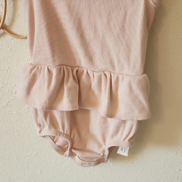 Adorable Ruffle Baby Rompers Set - Picture 6 of 8